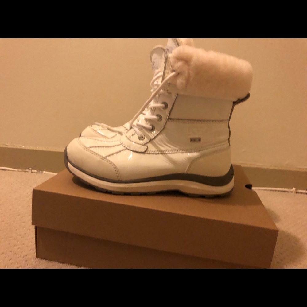 Uggs Adirondack 2 boots. Never worn